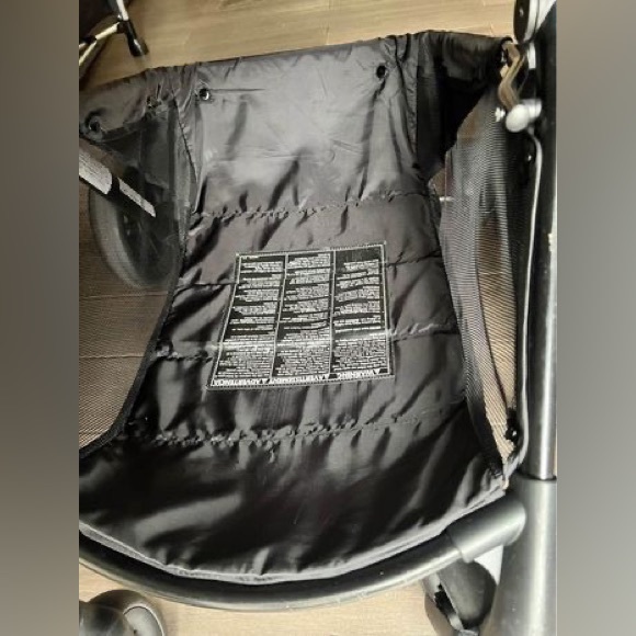 Evenflo pivot travel system stroller and car seat - Picture 7 of 7